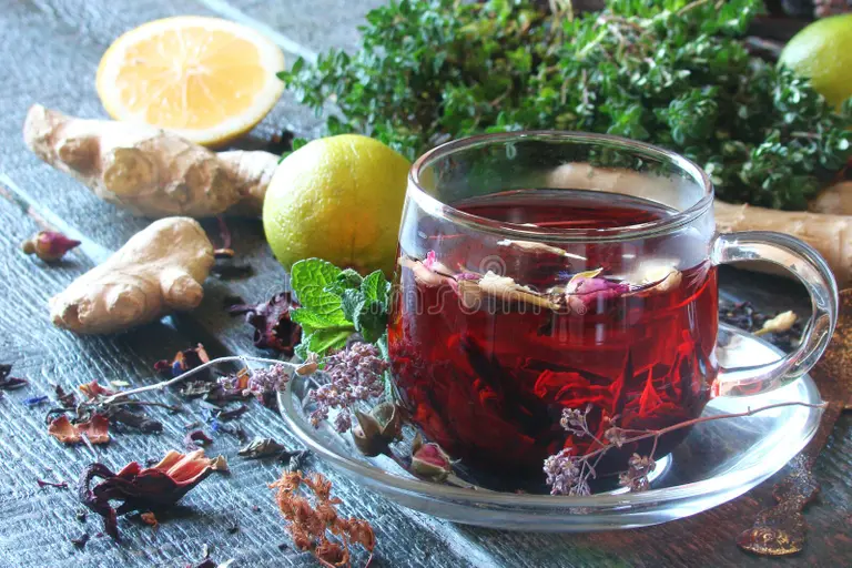 Chá Energético de Hibisco com Gengibre e Limão 